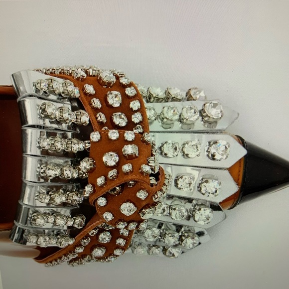 Burberry Runway Pump - Picture 4 of 11